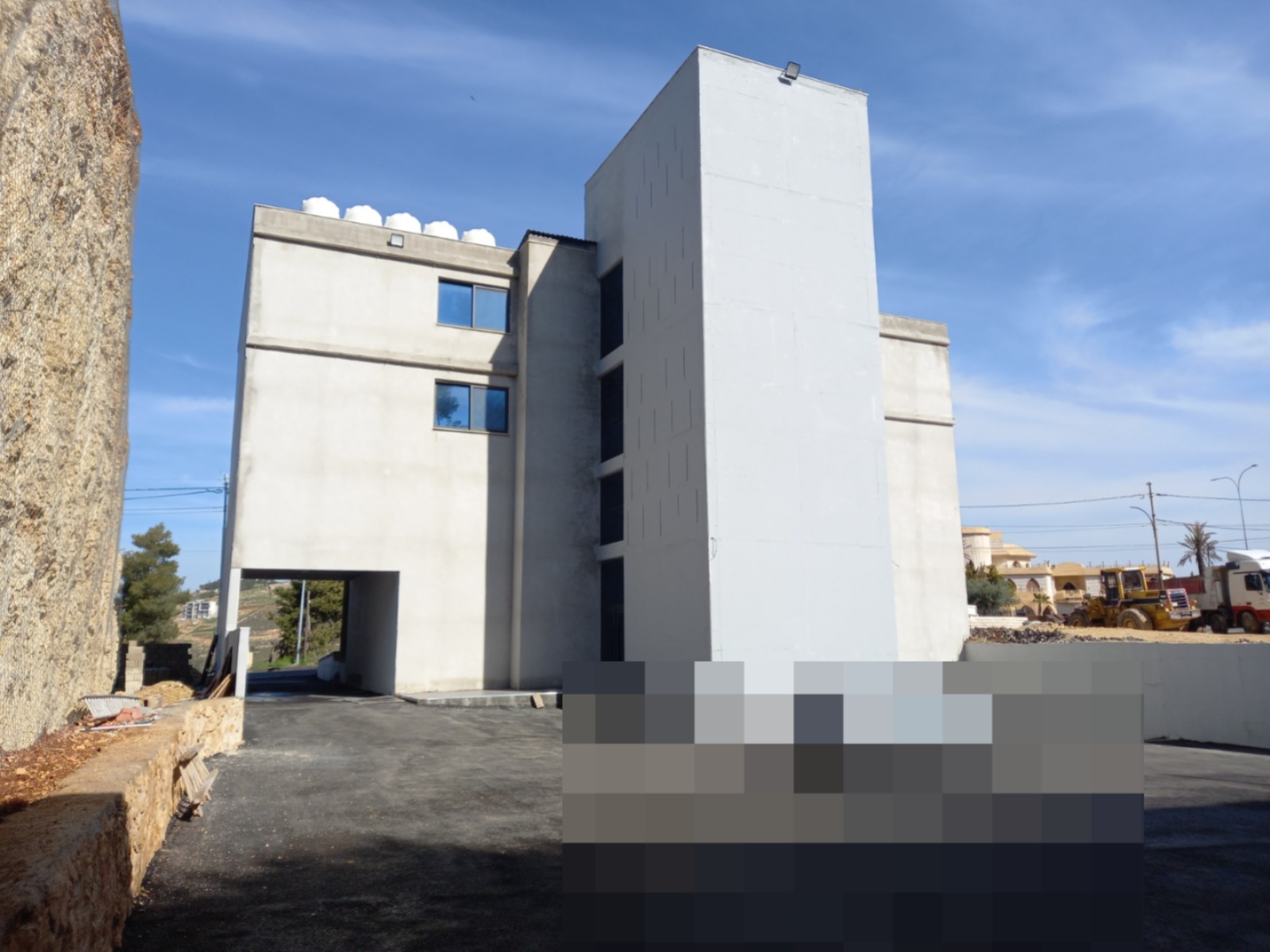 Commercial shops under construction in a prime location in Al-fuhays, suitable for banks, restaurants, and cafés – a great investment opportunity. - Property Image 10